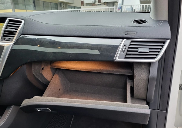 Mercedes-Benz GL cena 169900 przebieg: 24817, rok produkcji 2016 z Warszawa małe 704